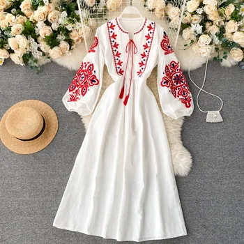 Богемное высококачественное женское платье с круглым вырезом и рукавом-фонариком с цветочной вышивкой и поясом для отдыха на пляже